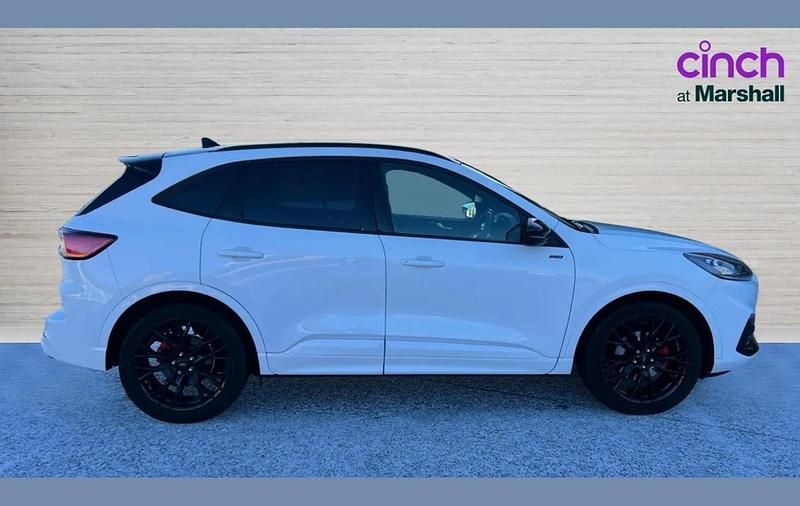 Used Ford Kuga 147 HP (108 kW) 2023 White SUV