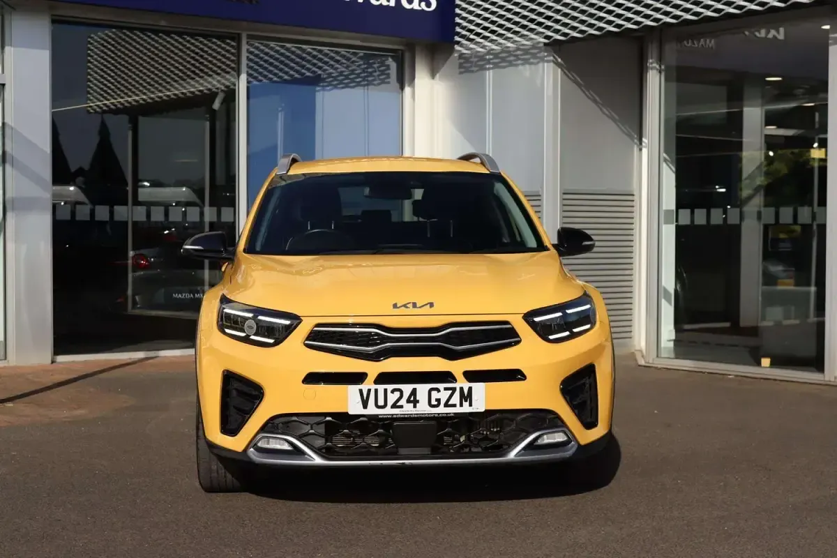 Used Kia Stonic GT-Line 100 HP (73 kW) 2024 Honey bee SUV