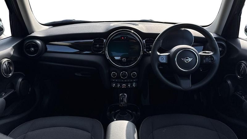 Used Mini Cooper Classic 134 HP (98 kW) 2023 Green Hatchback