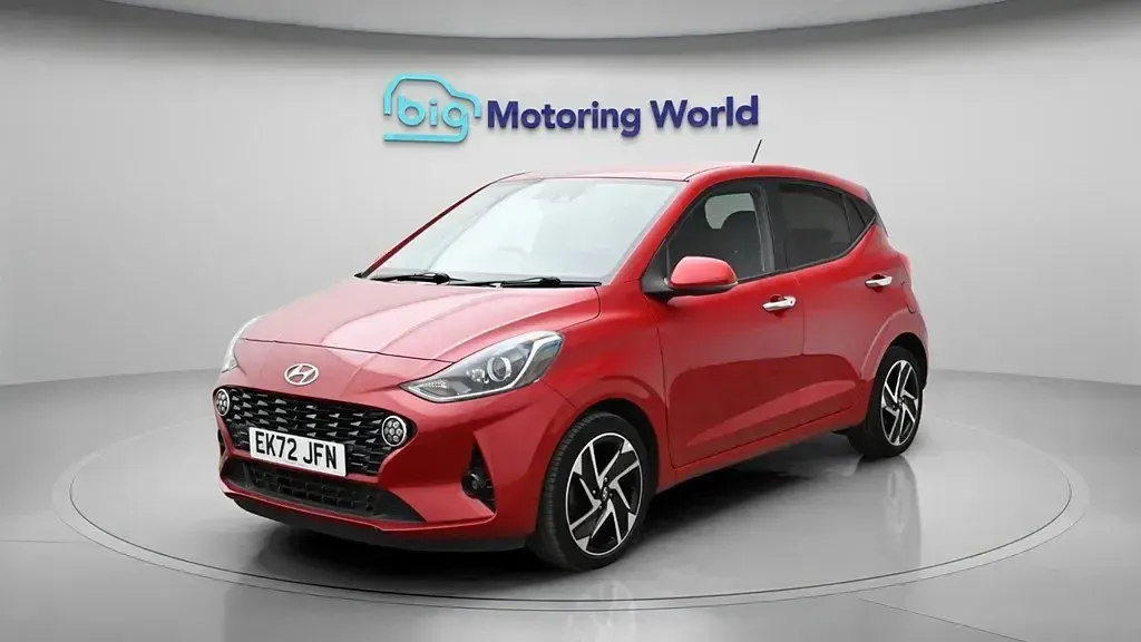 Używany Hyundai i10 Premium 84 KM (61 kW) 2023 Czerwony Hatchback