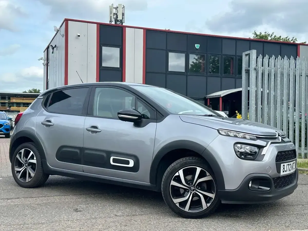 Used Citroën C3 Shine 100 HP (73 kW) 2022 Grey Hatchback