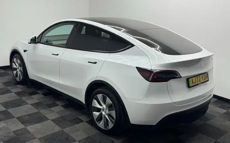 Used Tesla Model Y RWD 219 kW (299 HP) 2024 SUV