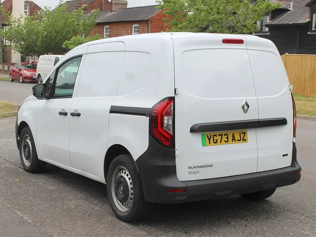Used Renault Kangoo 89 kW (122 HP) 2024 White MPV