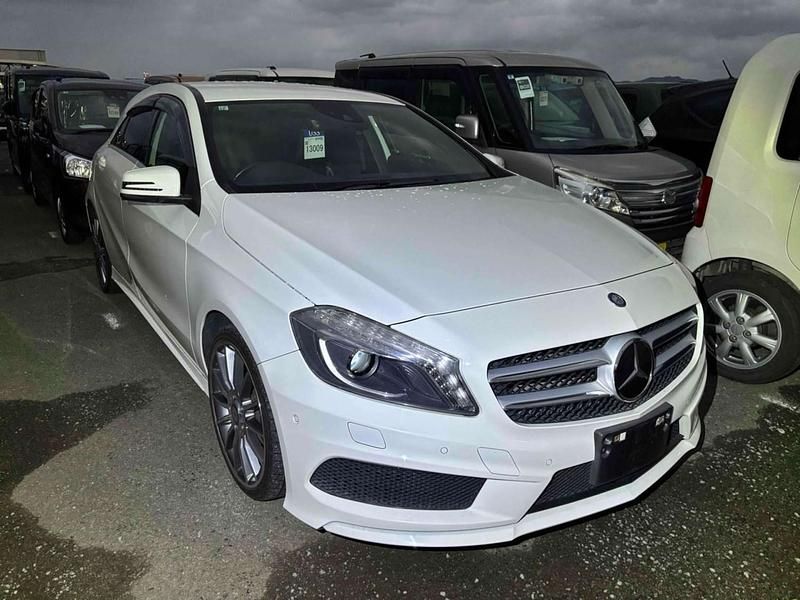 Used Mercedes A180 2013 White Hatchback