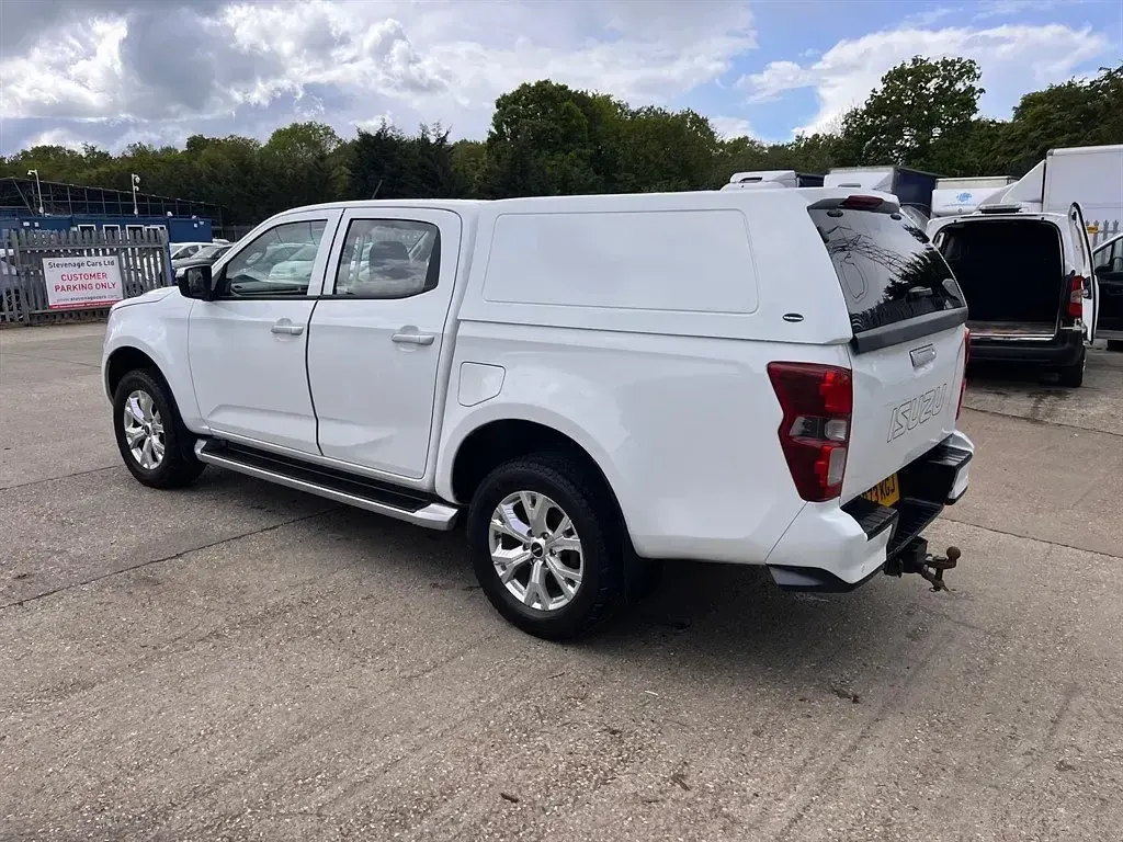 Used Isuzu D-Max 164 HP (120 kW) 2023 White Pickup