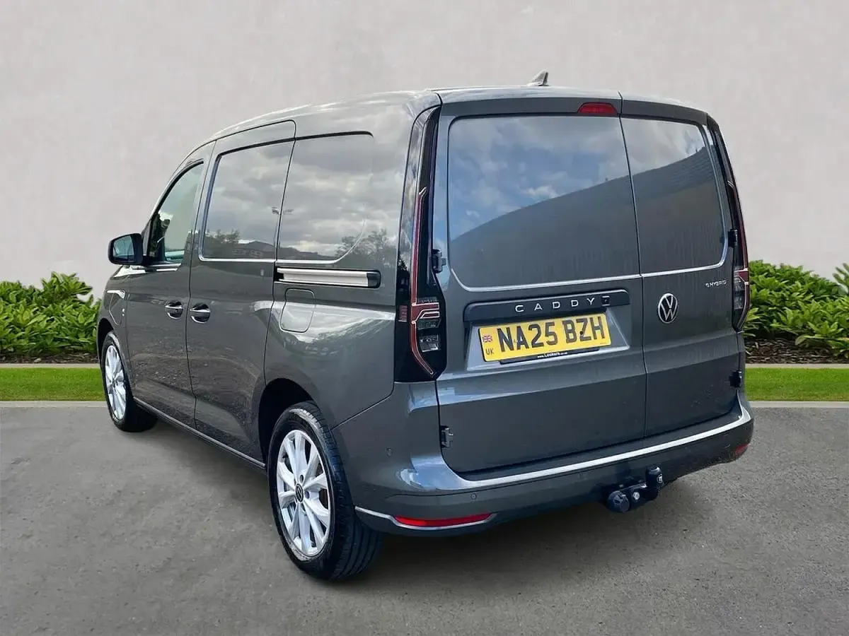 Used VW Caddy Pro 150 HP (110 kW) 2025 Grey MPV