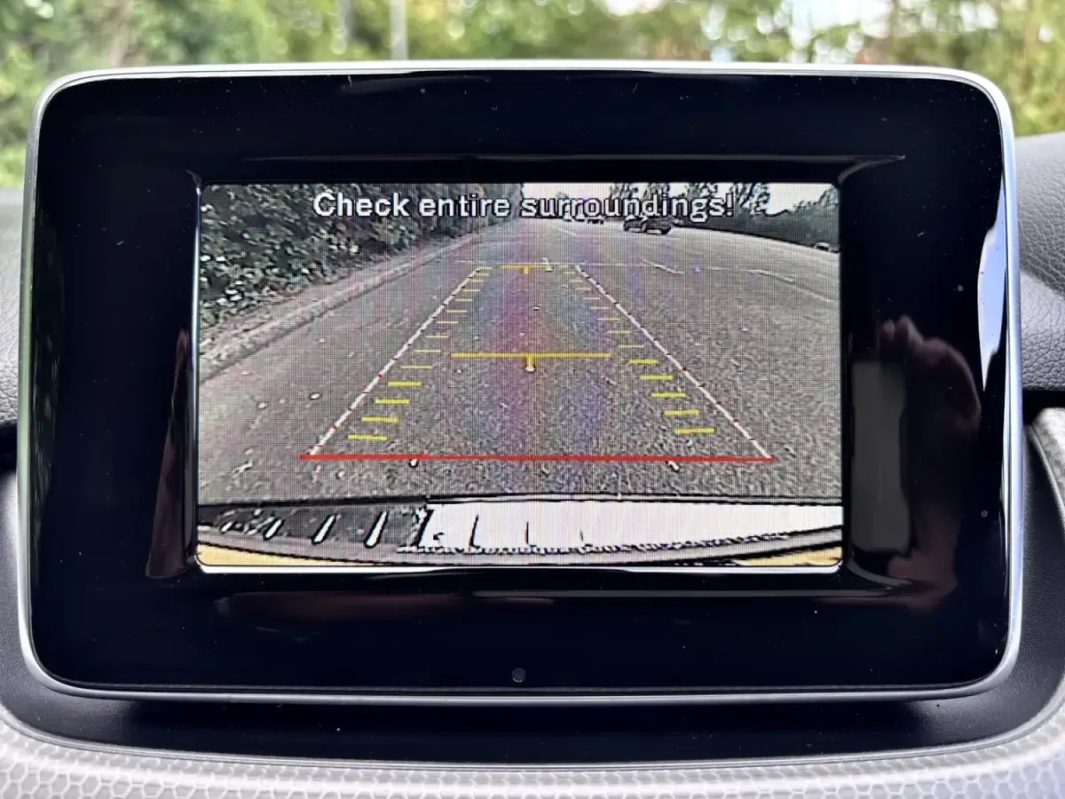 Käytetty Mercedes B220 2014 Musta Tila-auto