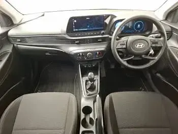 Used Hyundai i20 Advanced 100 HP (73 kW) 2025 White Hatchback