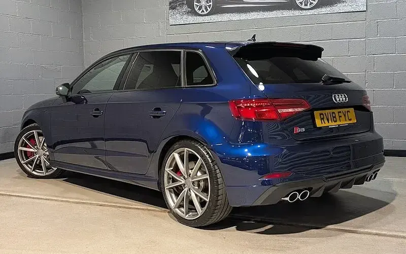 Begagnad Audi S3 Sportback Black Edition 310 HK (228 kW) 2018 Blå Halvkombi