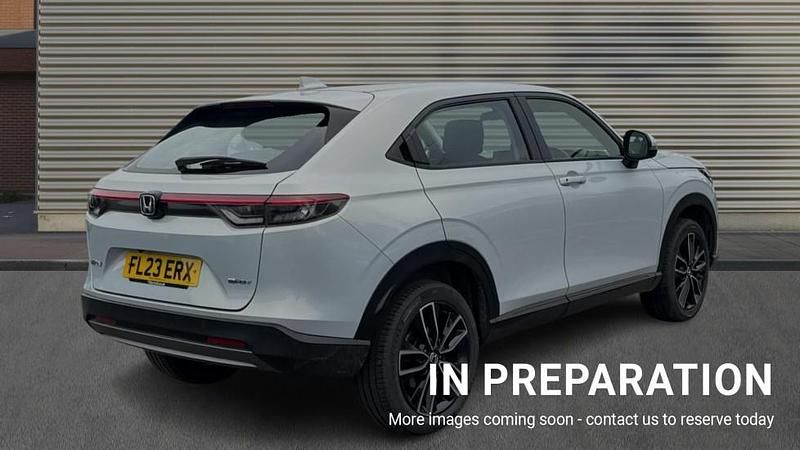 Used Honda HR-V Elegance 131 HP (96 kW) 2023 Premium plus paint  sunlight white SUV