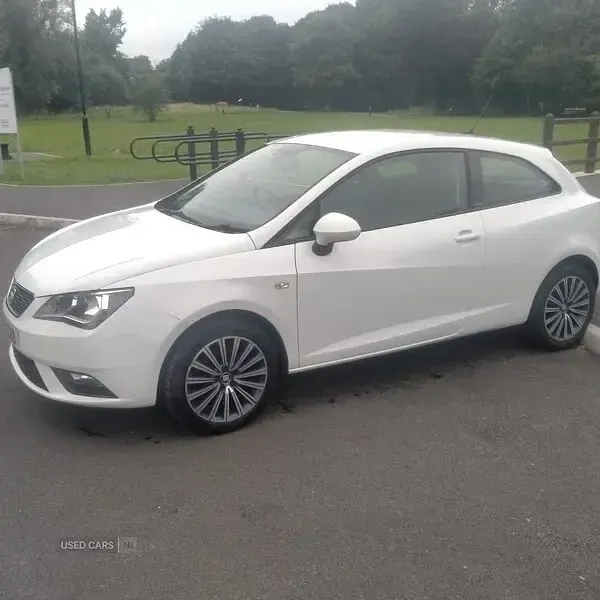 Used Seat Ibiza CONNECT 90 HP (66 kW) 2016 White Hatchback