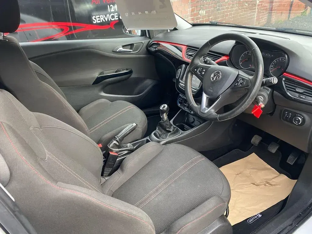 Used Vauxhall Corsa 75 HP (55 kW) 2019 White Hatchback