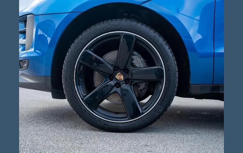Used Porsche Macan S 348 HP (255 kW) 2020 Blue SUV