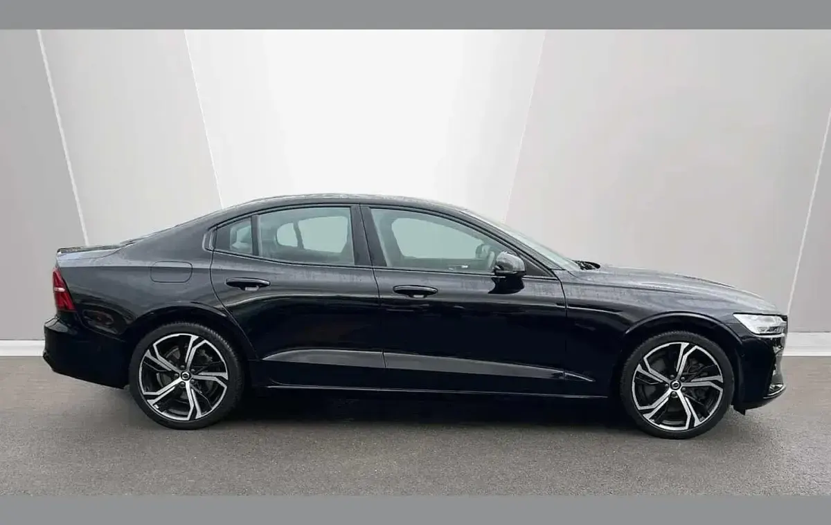 Used Volvo S60 Plus 247 HP (181 kW) 2023 Black Sedan