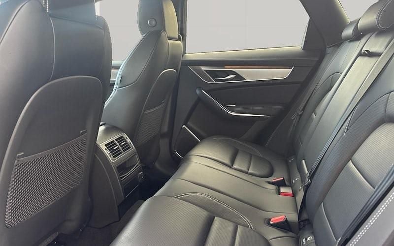 Usado Jaguar F-Pace R-Dynamic 204 HP (150 kW) 2023 Vermelho SUV