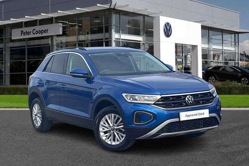 Blue Used 2023 VW T-Roc Life SUV | £24,191 (Fair price) - Image 1/4
