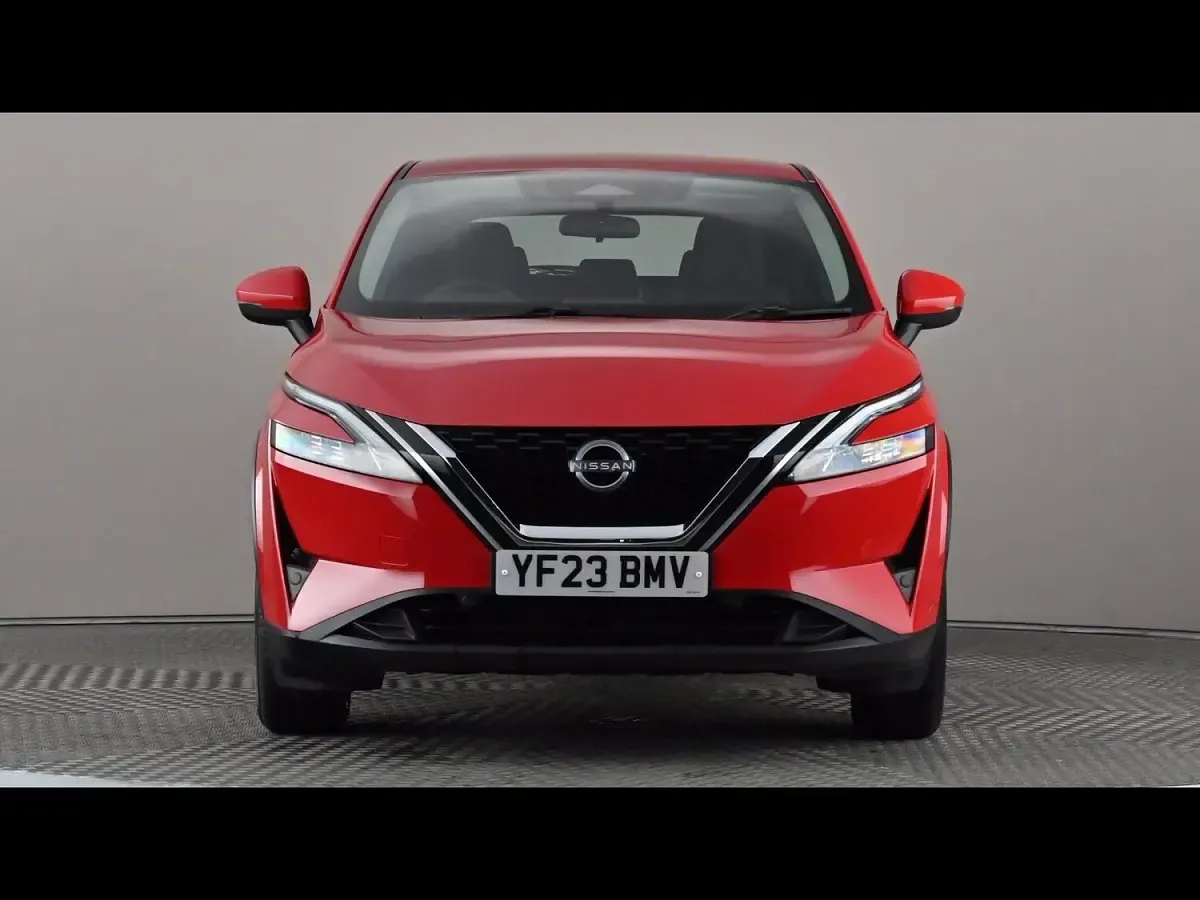Used Nissan Qashqai Acenta Premium 158 HP (116 kW) 2023 Red SUV
