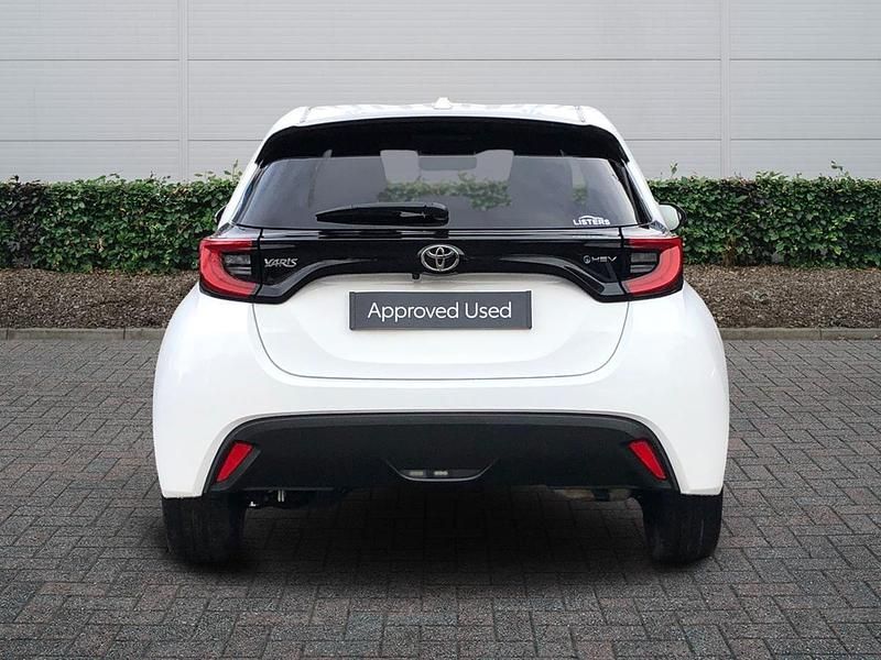 Used Toyota Yaris Hybrid Design 2024 White Hatchback