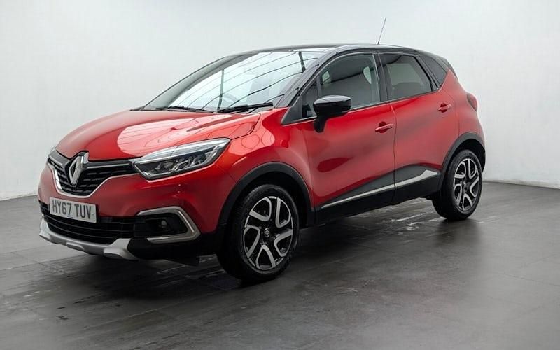 Used Renault Captur Dynamique 120 HP (88 kW) 2018 Red/black SUV