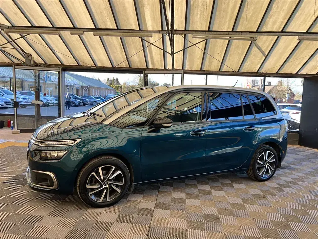 Used Citroën Spacetourer Shine 2022 Blue MPV