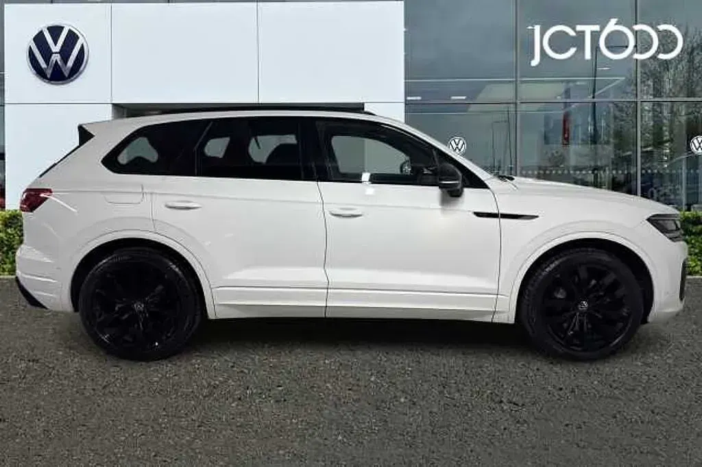 Used VW Touareg Black Edition 340 HP (250 kW) 2022 White SUV