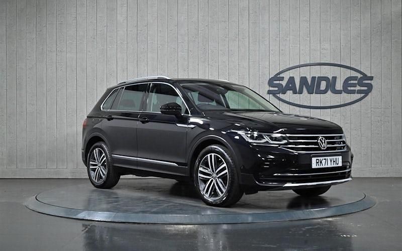 Usado VW Tiguan Elegance 150 HP (110 kW) 2023 SUV