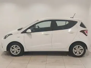 Used Hyundai i10 SE 66 HP (48 kW) 2018 White Hatchback