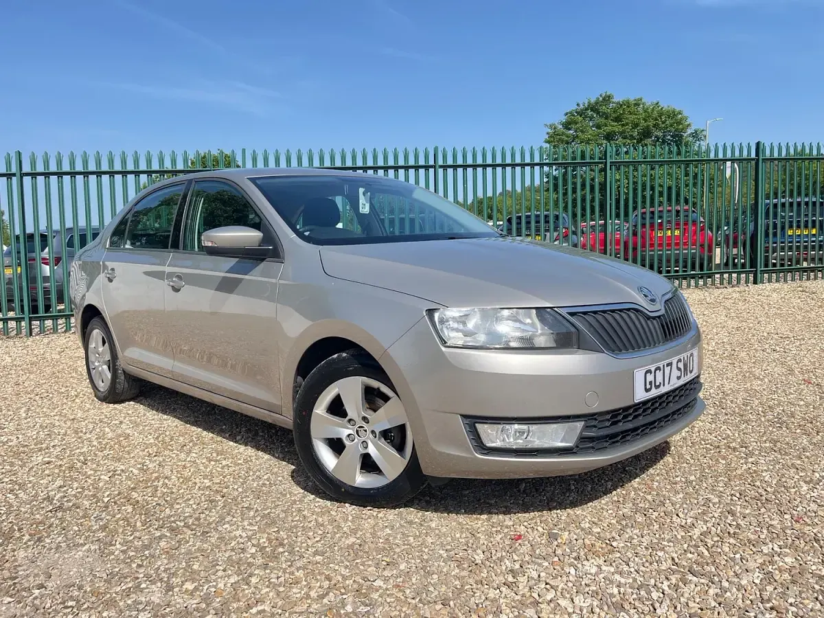 Used Skoda Rapid SE 90 HP (66 kW) 2017 Beige Hatchback