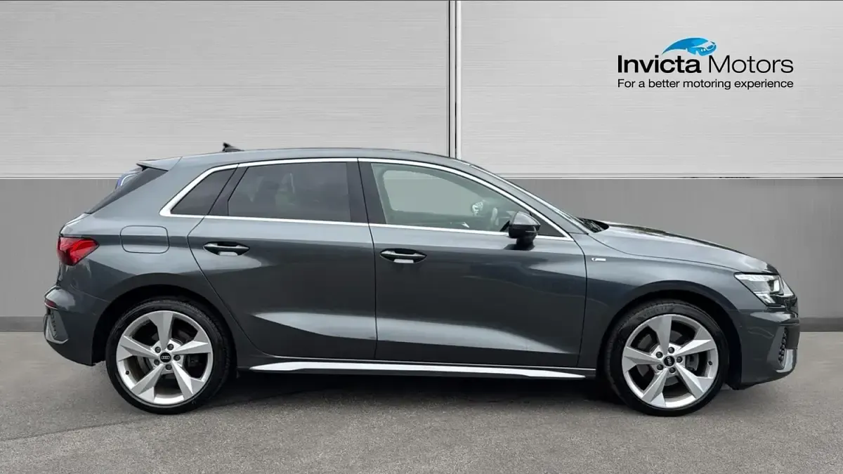 Used Audi A3 e-tron Comfort 204 HP (150 kW) 2023 Daytona grey pearl Hatchback