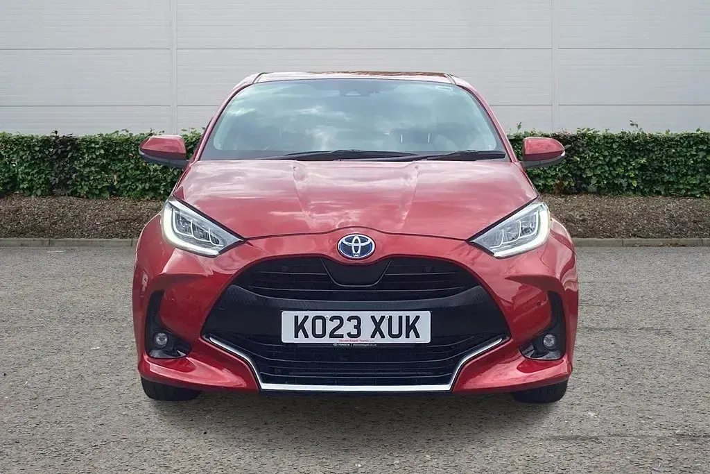 Used Toyota Yaris Hybrid 2023 Red Hatchback