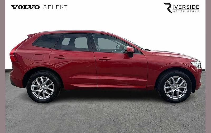 Used Volvo XC60 Momentum 190 HP (139 kW) 2018 Red SUV