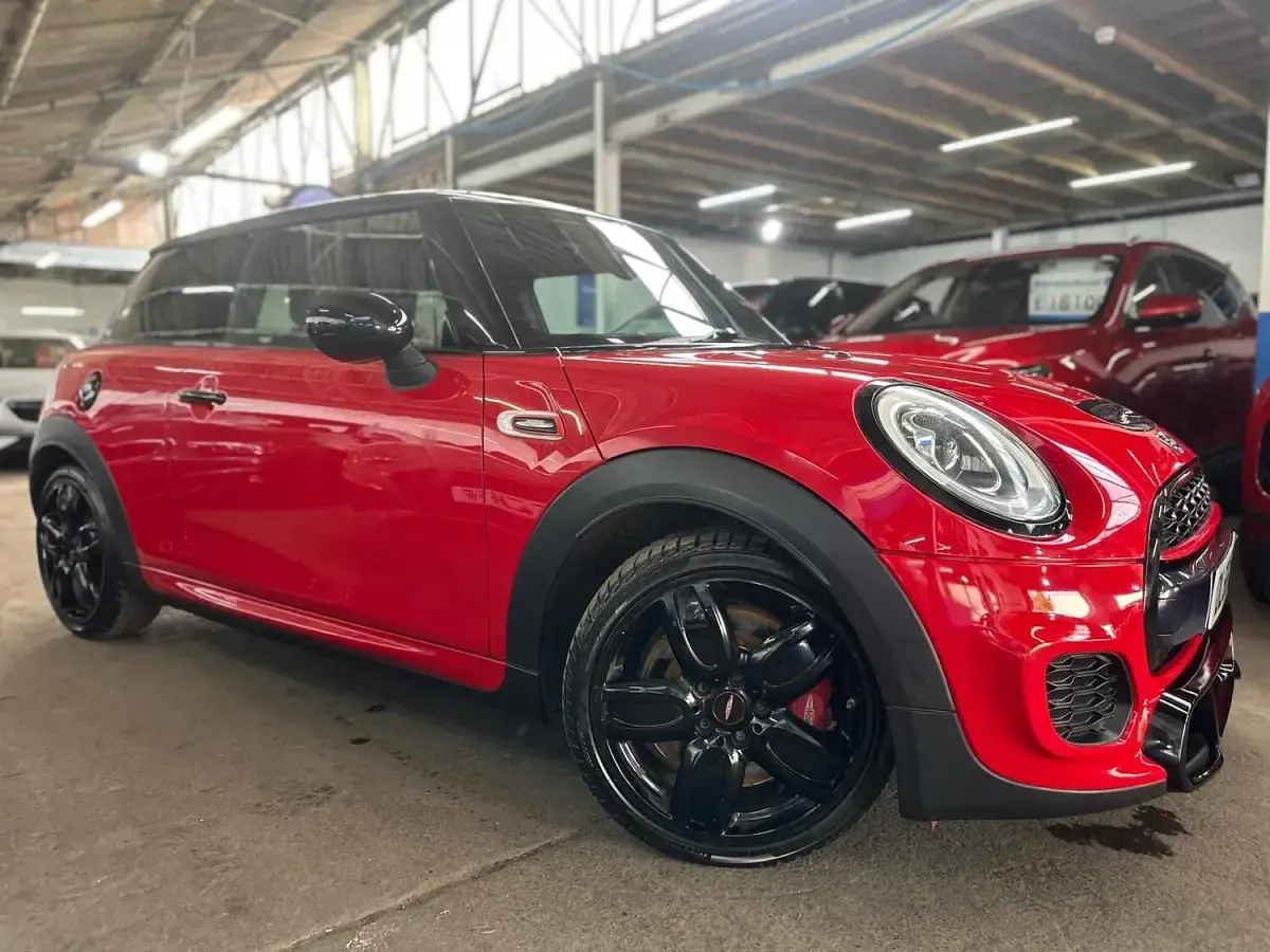 Used Mini John Cooper Works Hatch 231 HP (169 kW) 2016 Red Hatchback