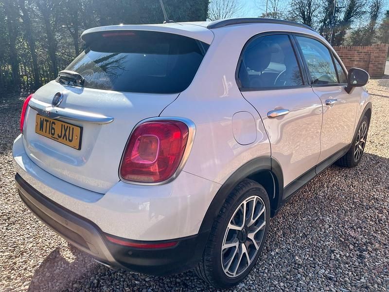Used Fiat 500X Cross Plus 120 HP (88 kW) 2016 White SUV