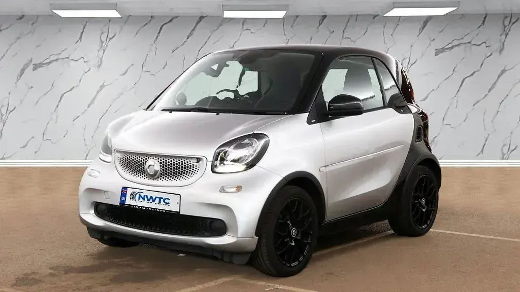 Used Smart ForTwo Coupé Premium 71 HP (52 kW) 2017 Black Coupe