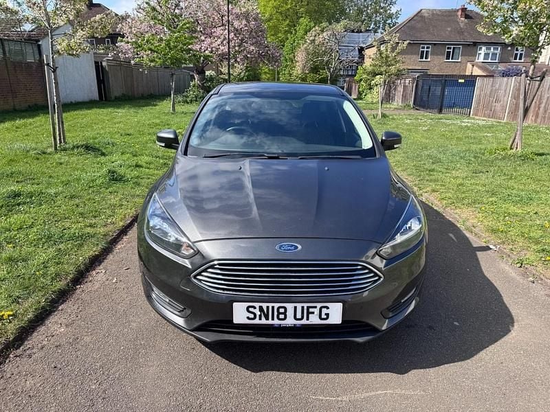 Używany Ford Focus Zetec 2018 Szary Hatchback