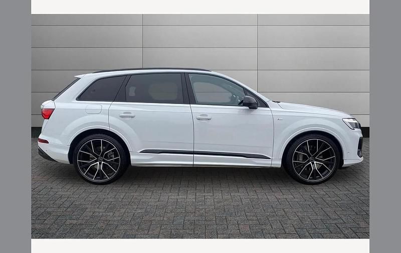 Used Audi Q7 Black Edition 286 HP (210 kW) 2025 White SUV