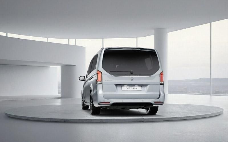 New Mercedes V300 Premium 237 HP (174 kW) 2025 MPV