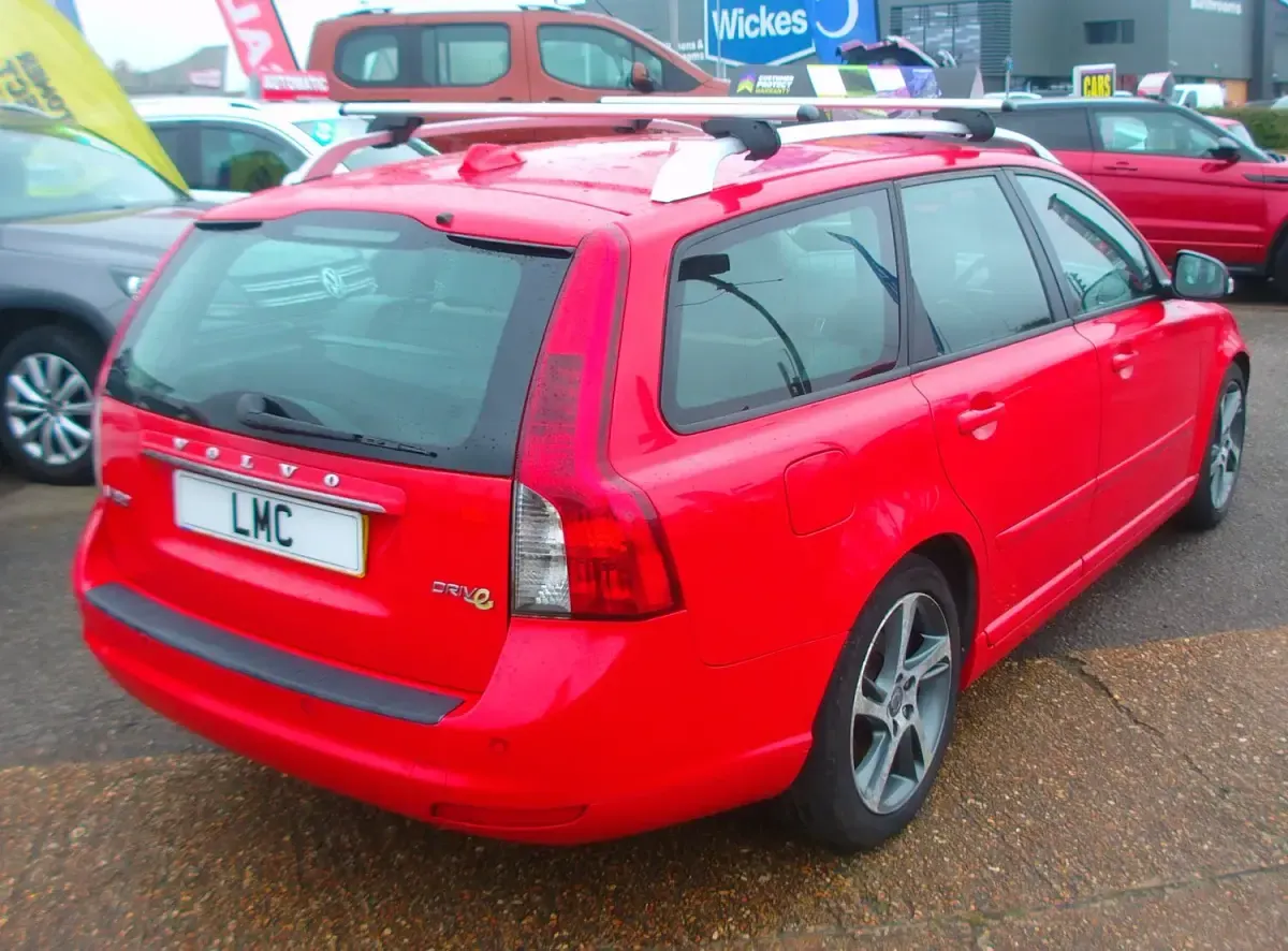 Used Volvo V50 SE Lux 115 HP (84 kW) 2011 Red Estate
