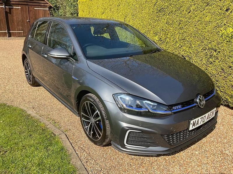 Używany VW Golf VII GTE 201 KM (147 kW) 2020 Szary Hatchback