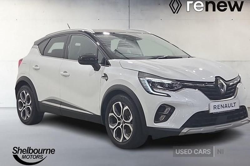Used Renault Captur SE 143 HP (105 kW) 2022 Metallic  arctic white  SUV