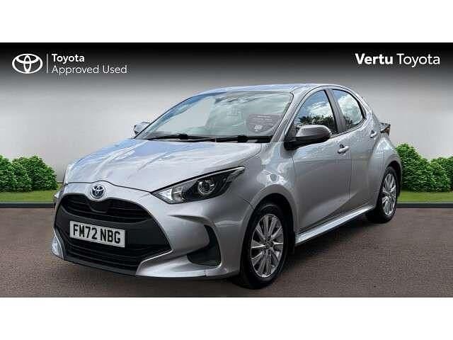 Used Toyota Yaris Hybrid 116 HP (85 kW) 2022 Silver Hatchback