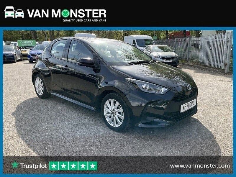 Black Used 2021 Toyota Yaris Hybrid Hatchback | £14,749 (Good price) - Image 1/3