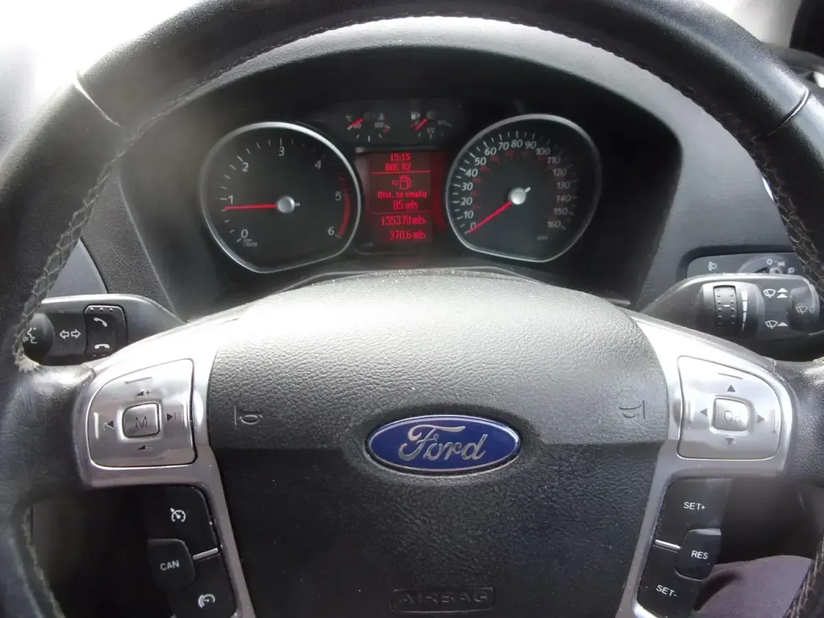 Usado Ford Mondeo Business Edition 140 CV (102 kW) 2014 Azul Familiar