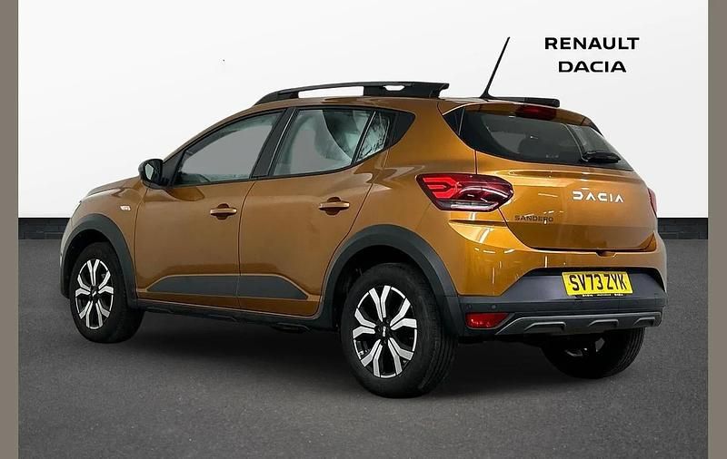 Used Dacia Sandero Journey 90 HP (66 kW) 2023 Orange SUV