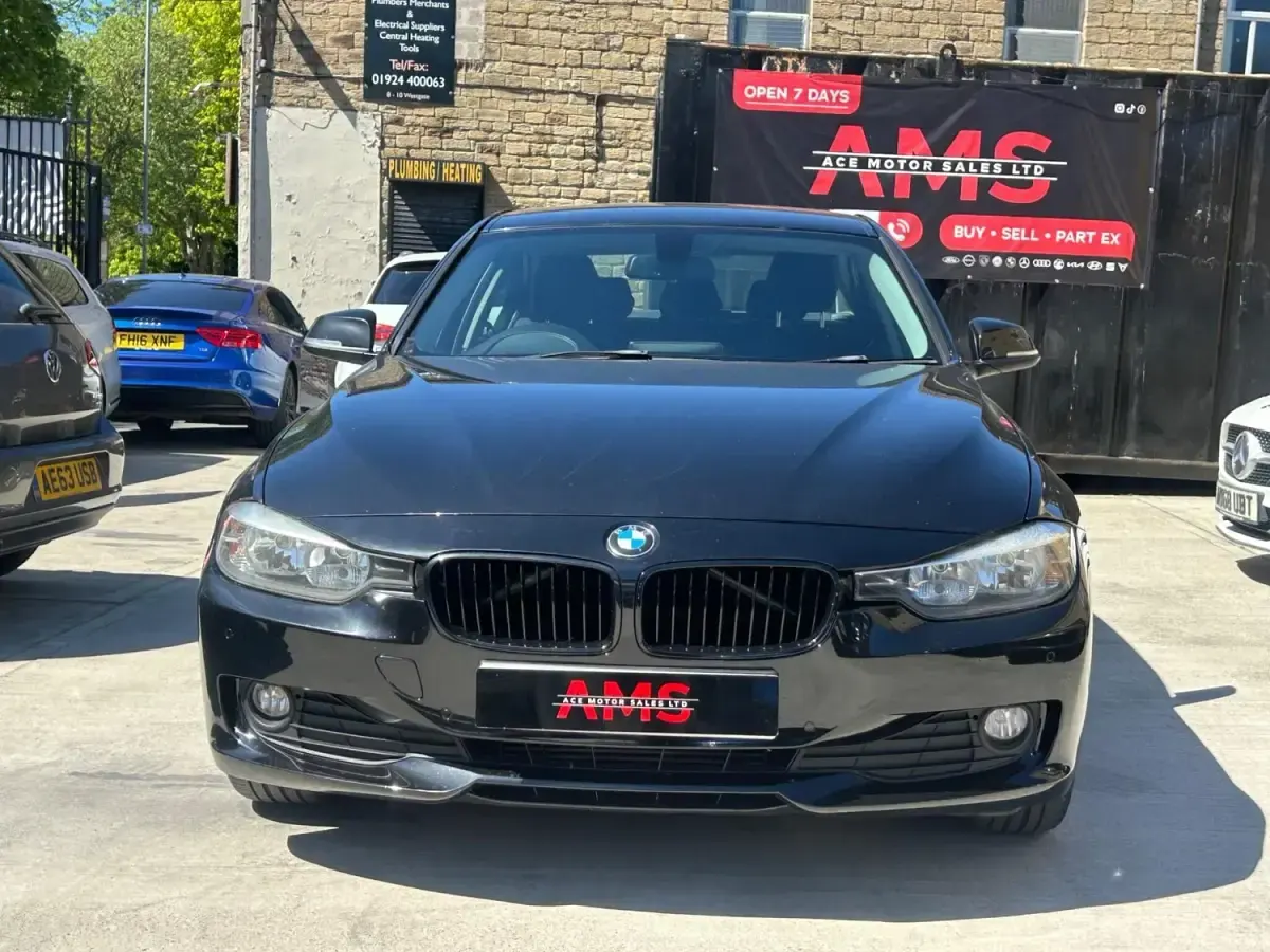 Begagnad BMW 320 Efficient Dynamics 2012 Svart Sedan
