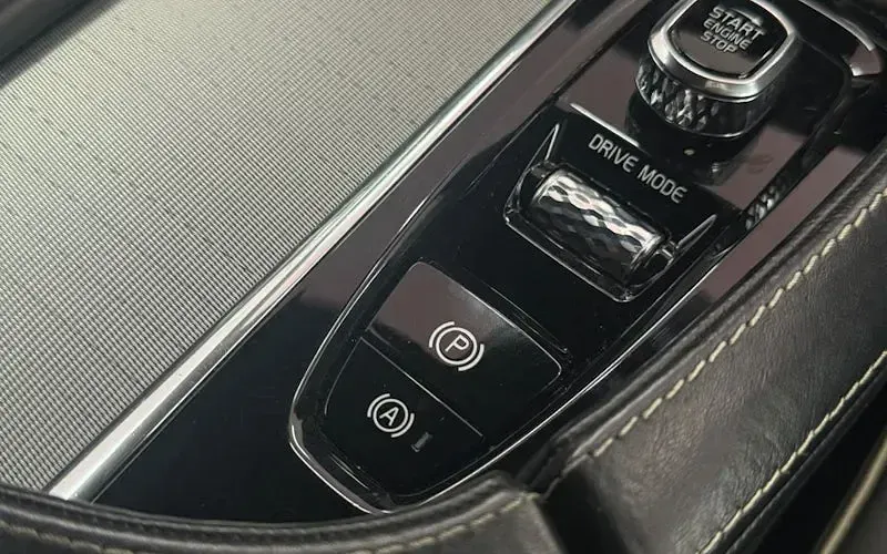 Used Volvo V90 R-Design Pro 235 HP (172 kW) 2018 Red Estate