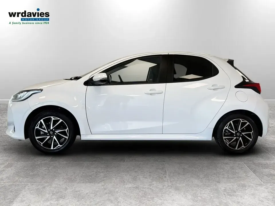 Used Toyota Yaris Design 2023 White Hatchback