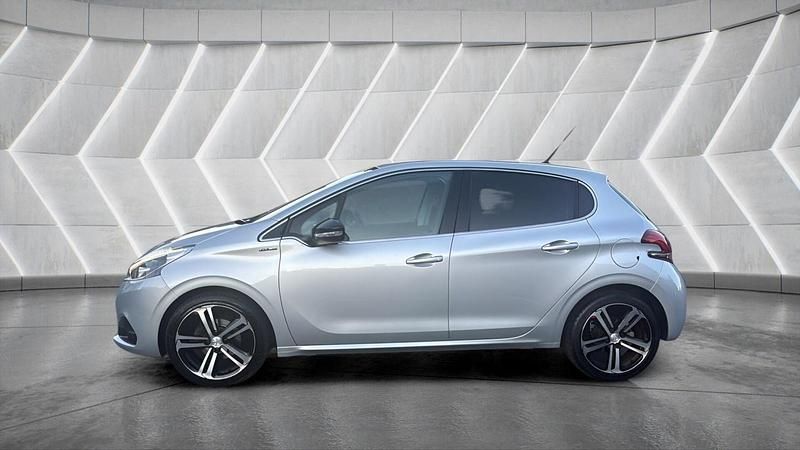 Used Peugeot 208 GT-line 110 HP (80 kW) 2018 Silver Hatchback