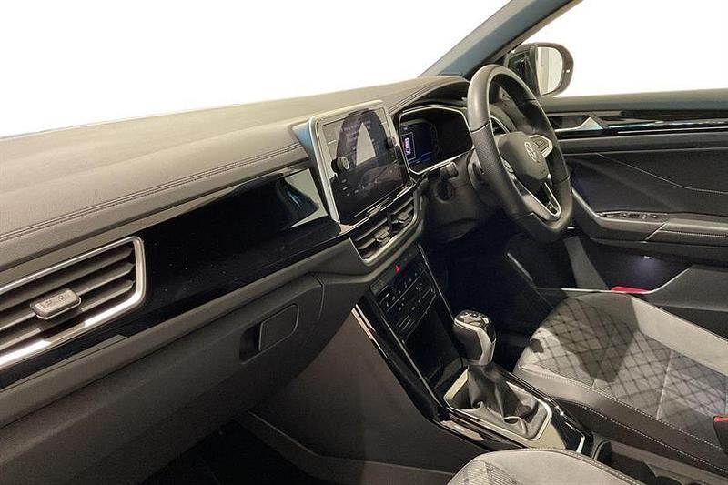 Used VW T-Roc R-line 150 HP (110 kW) 2025 Black SUV