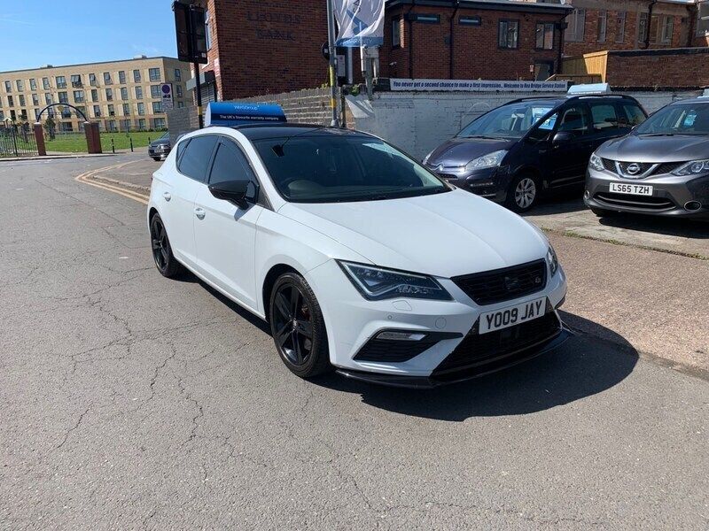 White Used 2018 Seat Leon FR Hatchback | £10,995 (Fair price) - Image 1/4